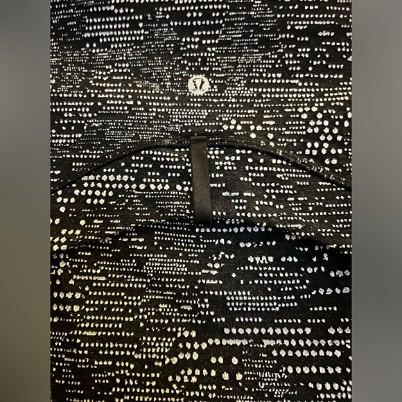 Lululemon Define Jacket in black and white print - Picture 5 of 7